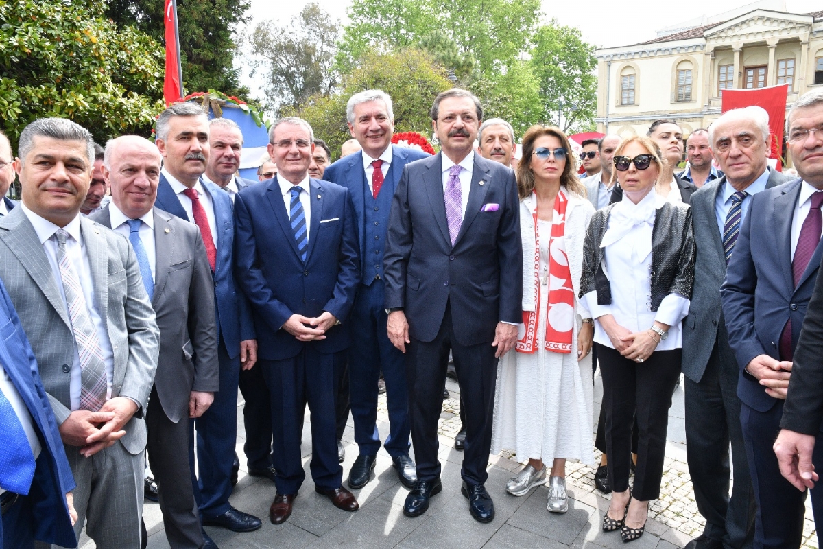 Atatürk Anıtı'na Ziyaret...