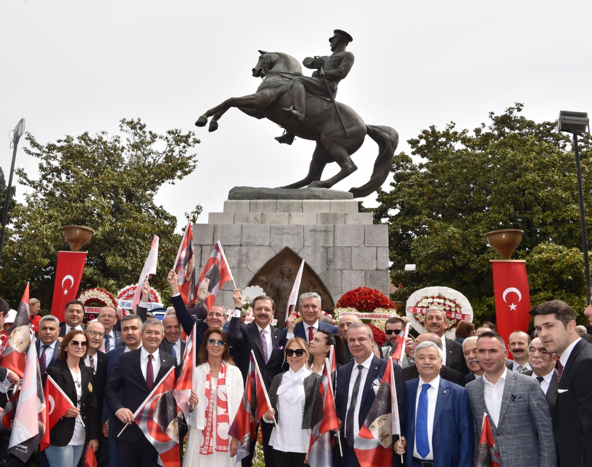 Atatürk Anıtı'na Ziyaret...