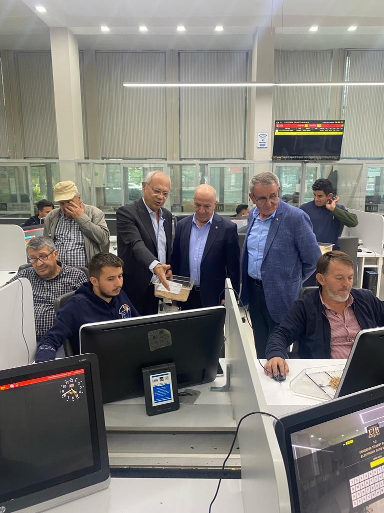 BAŞKANLARDAN ESKİŞEHİR TİCARET BORSASI’ NA ZİYARET..
