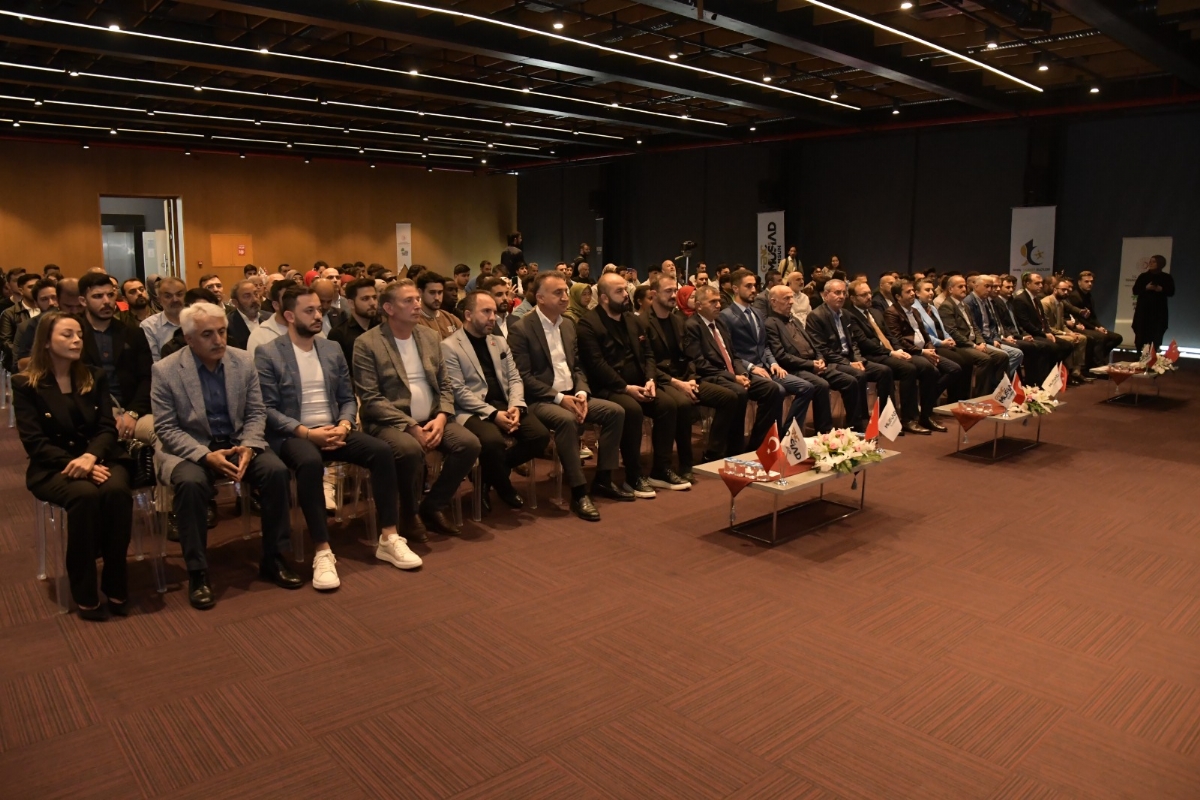 BAŞKAN ÇAKIR GENÇ TİCARET ELÇİLERİ ÖDÜL TÖRENİNE KATILDI... 