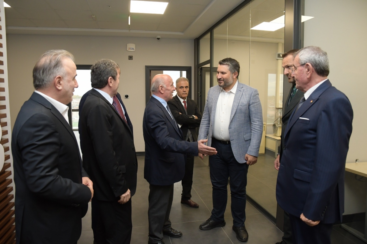 SAYIN İNAN, BORSAMIZ LABORATUVARINDA İNCELEMELERDE BULUNDU…