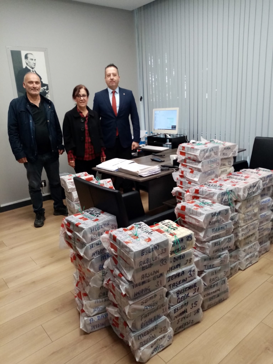 SAMSUN TİCARET BORSASI’NDAN ÖĞRENCİLERE AYAKKABI DESTEĞİ…